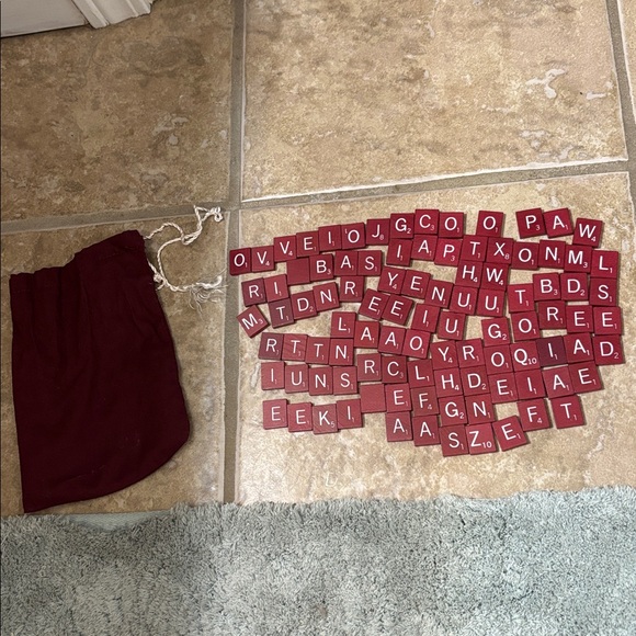 Red wood scrabble tiles - Picture 3 of 6